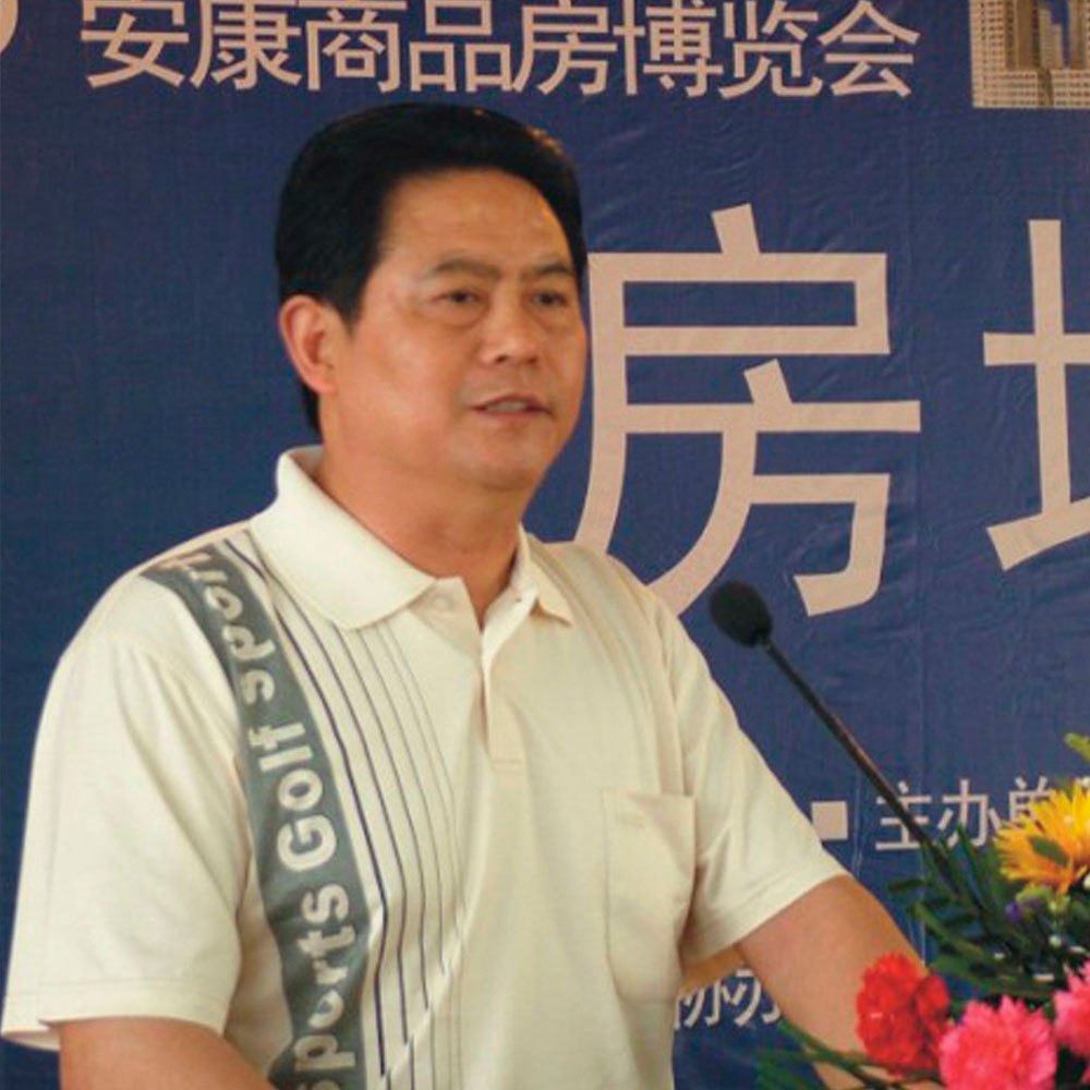 記省勞模、興安地產(chǎn)集團(tuán)董事長兼總經(jīng)理江樹群